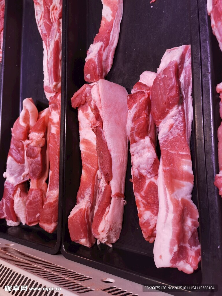 新鲜猪肉陈列展示