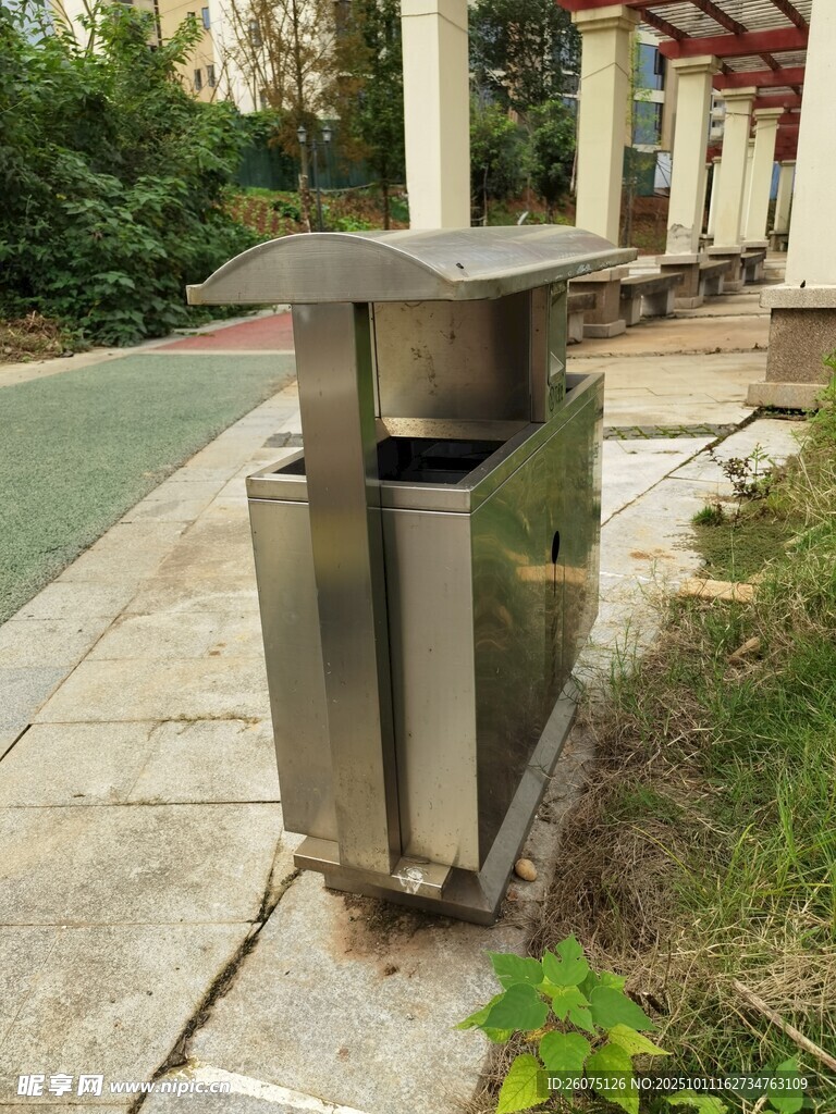 户外不锈钢垃圾桶