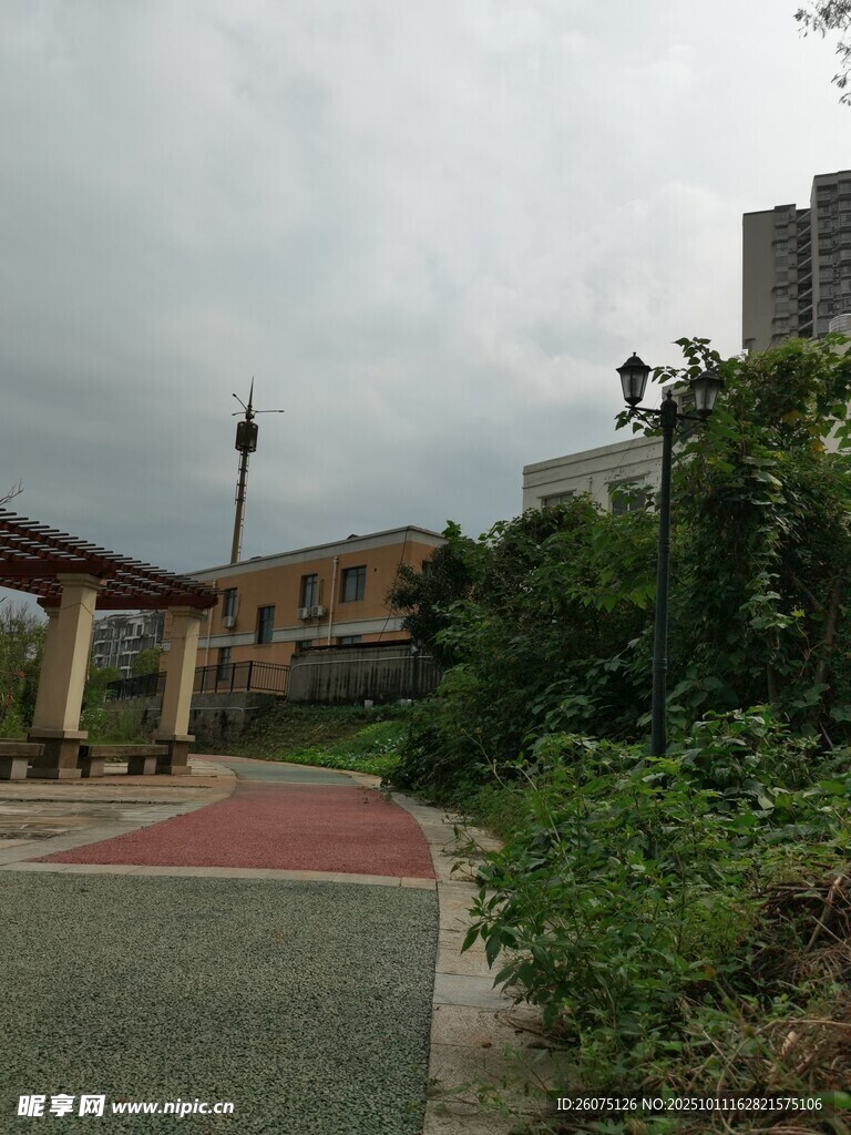 阴天中的城市户外景观