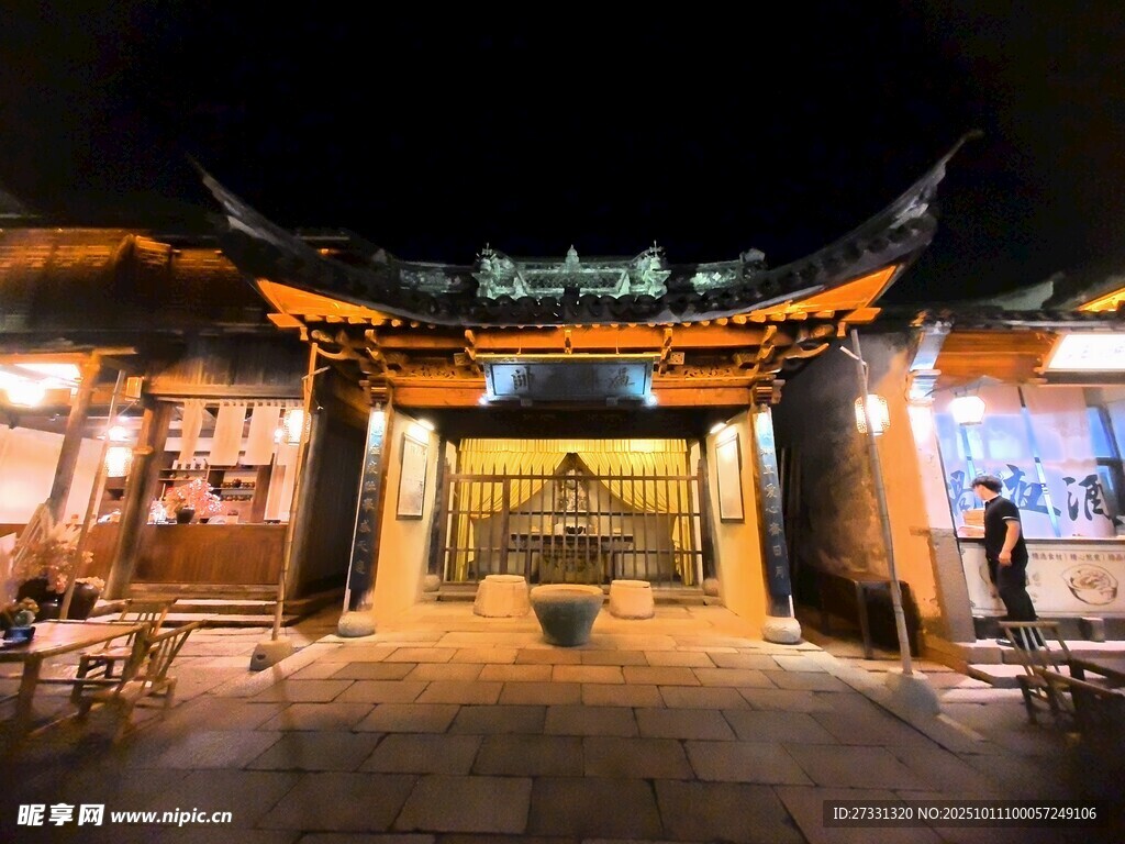 古街夜景