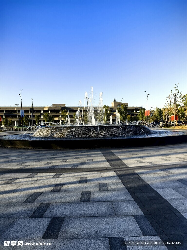 城市广场开阔景观