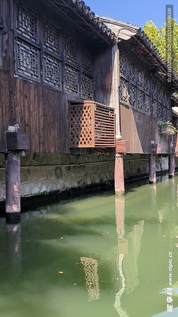 江南水乡木质临水建筑
