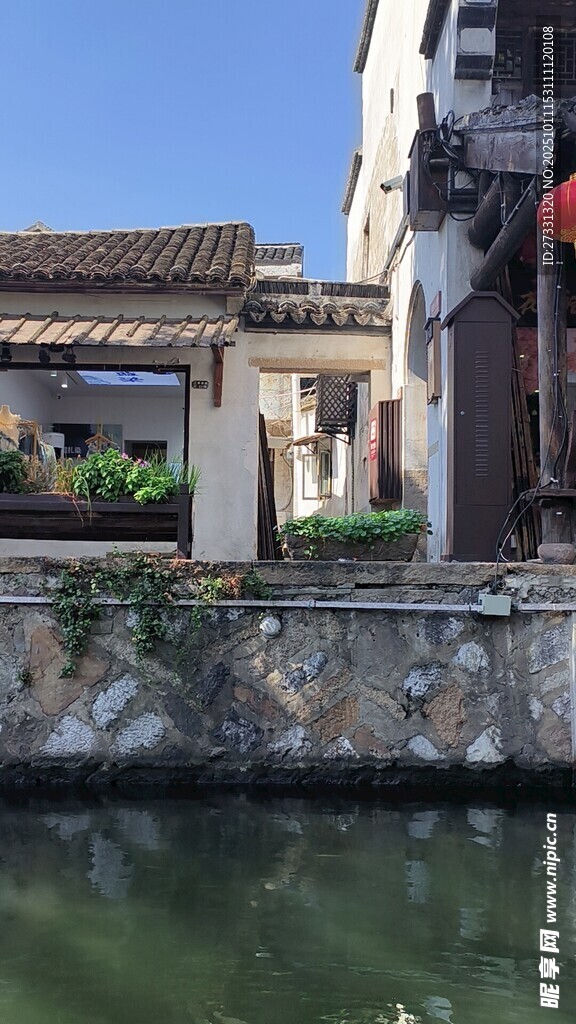 水乡古建临河景