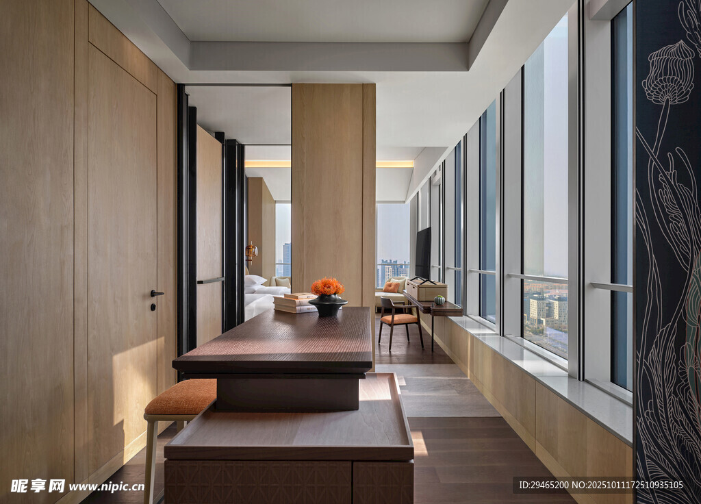 现代简约风格的宽敞室内空间