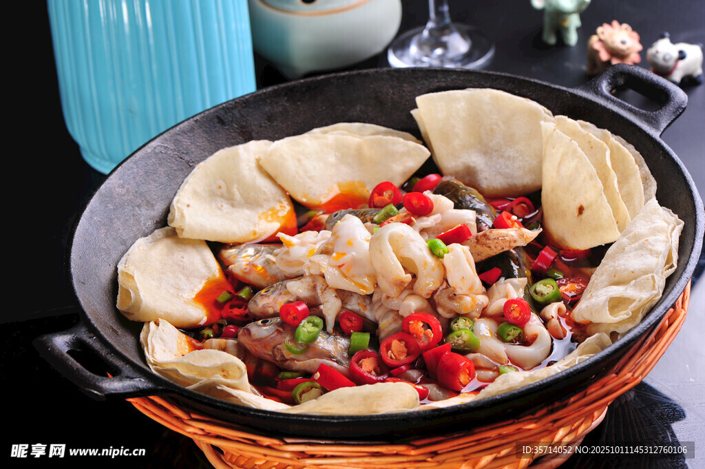 美味地锅菜饼菜搭配诱人