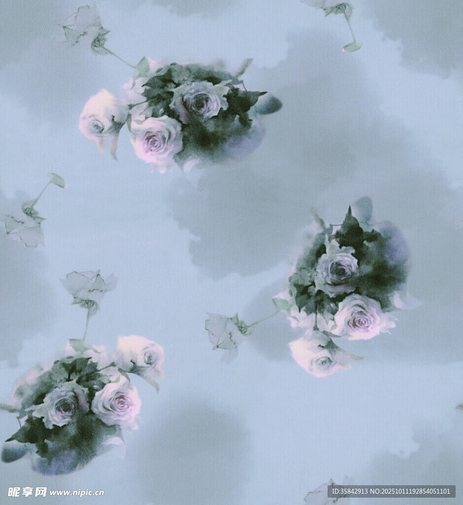 水面漂浮的美丽花束