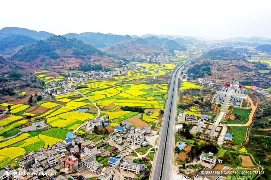 山间高架桥与田园美景