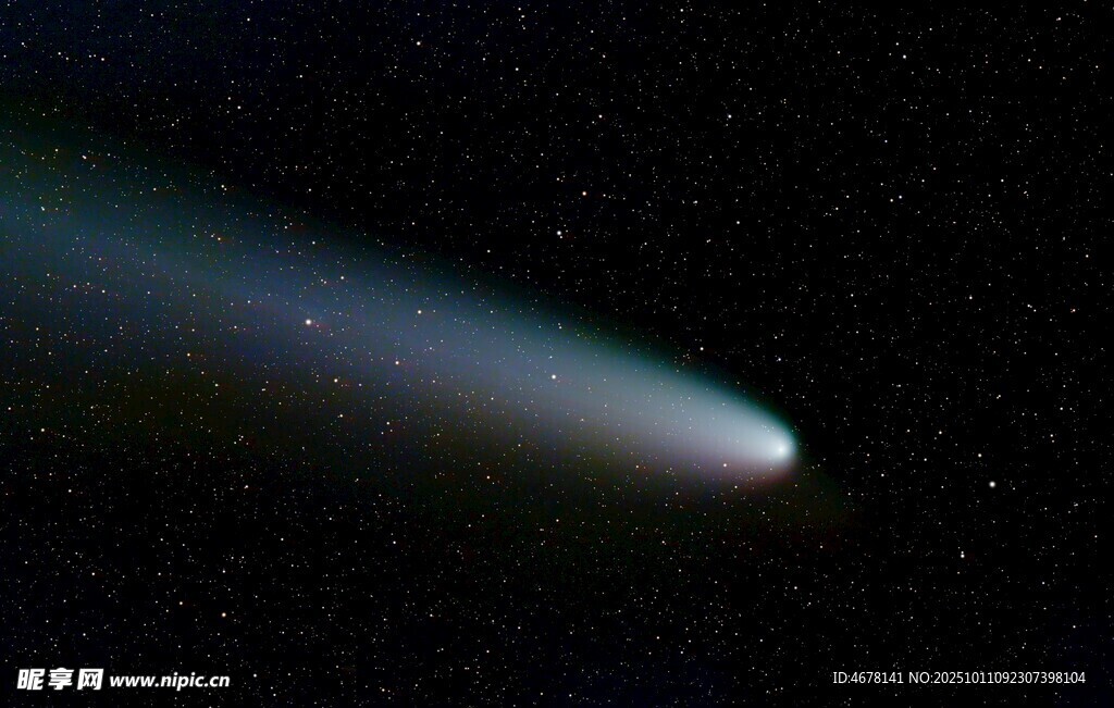 夜空中闪耀的彗星