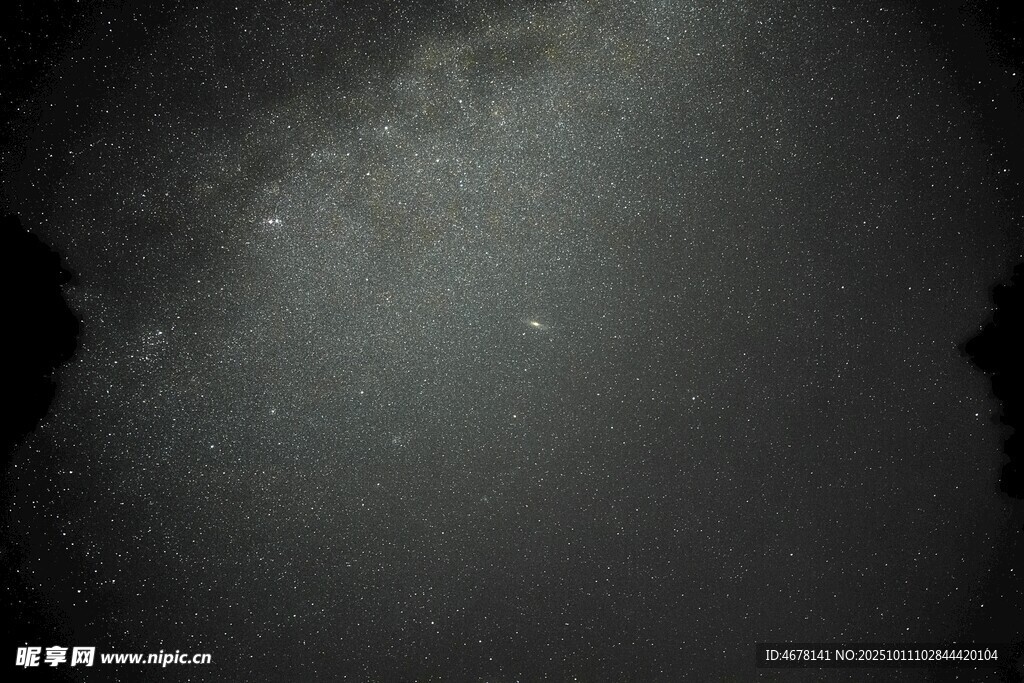 夜空中的朦胧星光