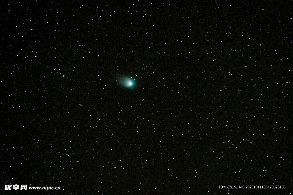 夜空中闪耀的一颗星星