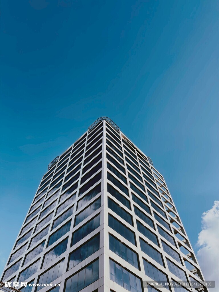 摩天大楼仰视图