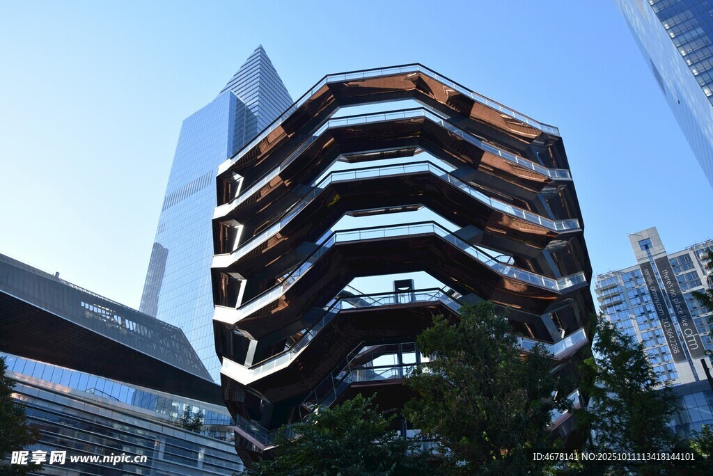 现代风格多层建筑外观