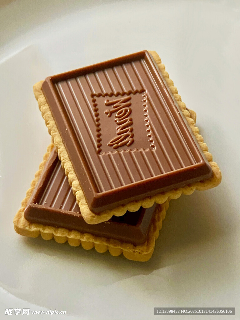 美味夹心巧克力饼干