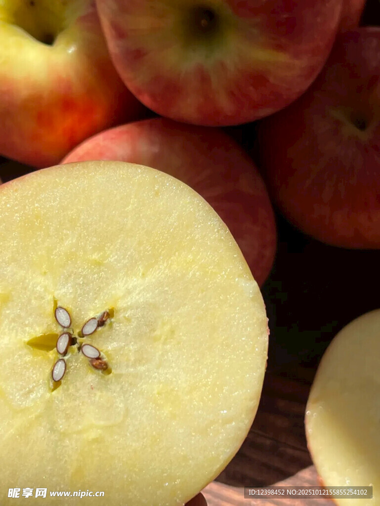新鲜苹果