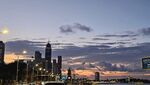 黄昏下的城市天际线美景