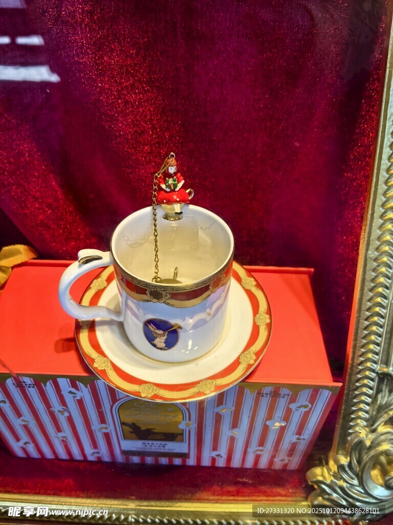 精致茶杯摆件