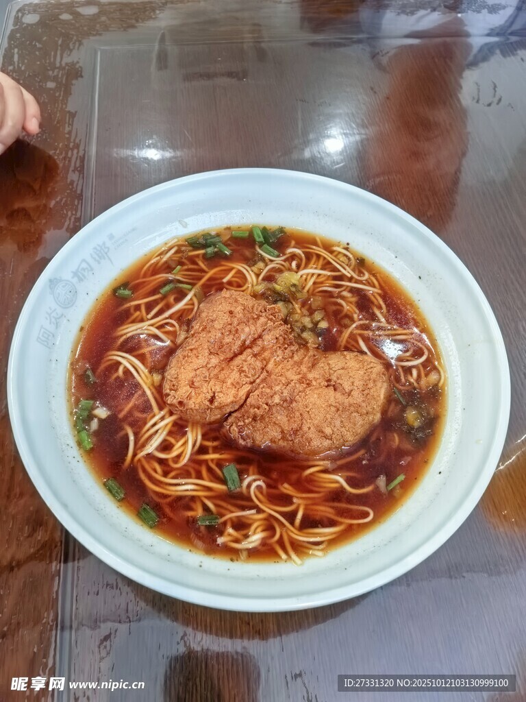 美味红烧牛肉面诱人呈现