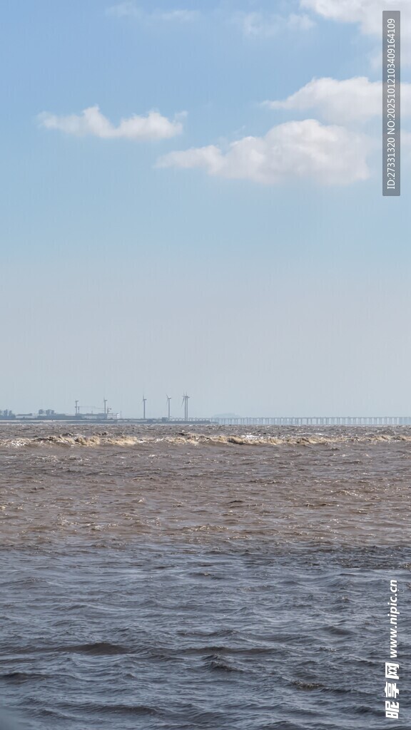 广阔海面与天际线景观