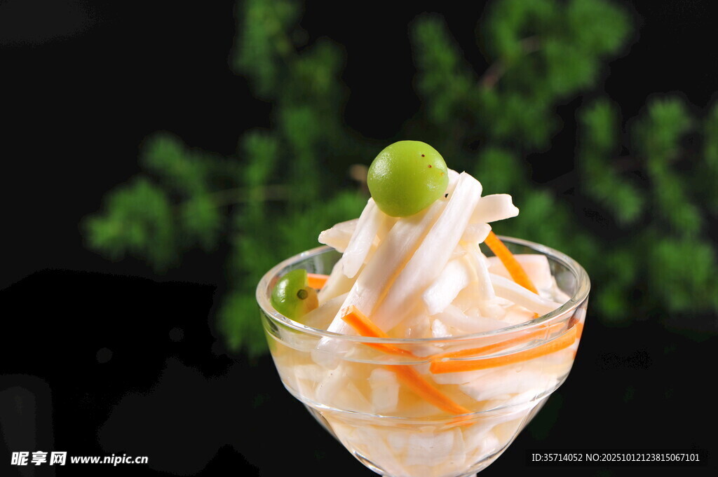 精致水果奶油杯