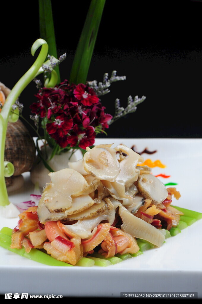 精美摆盘的特色凉拌菜