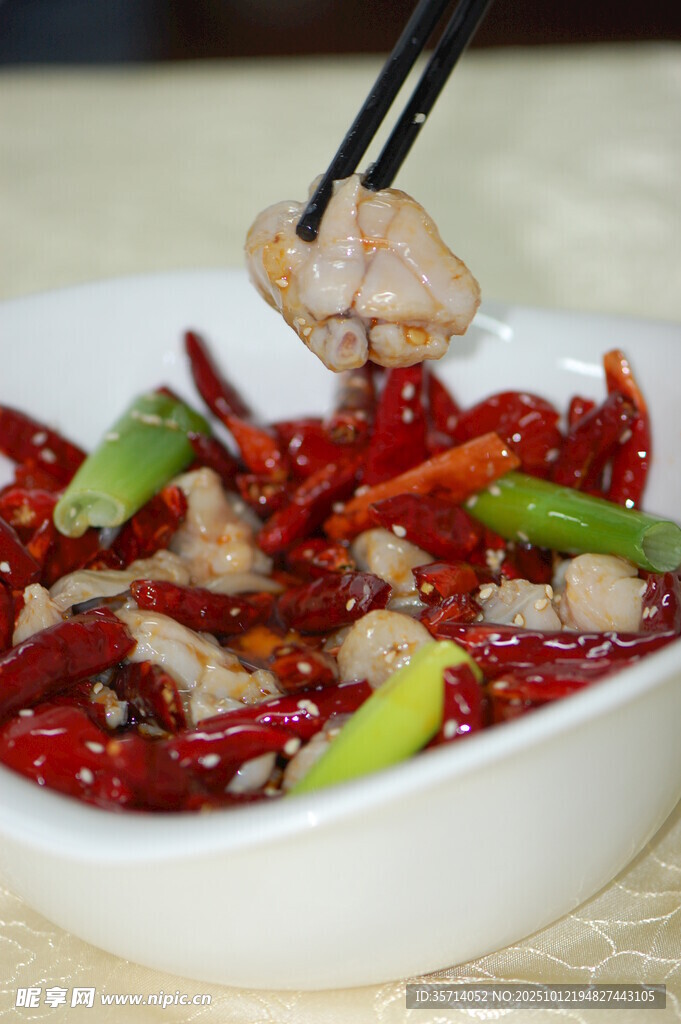 香辣美味的红椒炒肉片