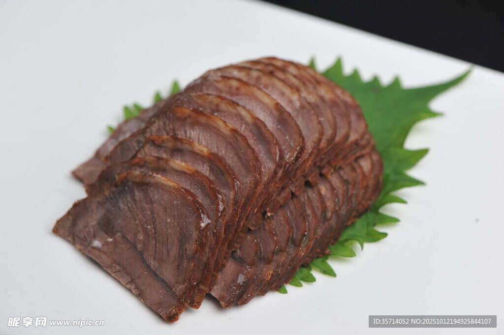 美味酱牛肉摆盘