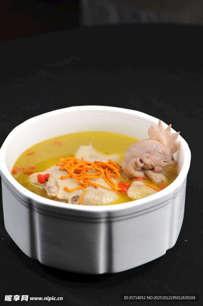 滋补花胶汤营养美味诱人