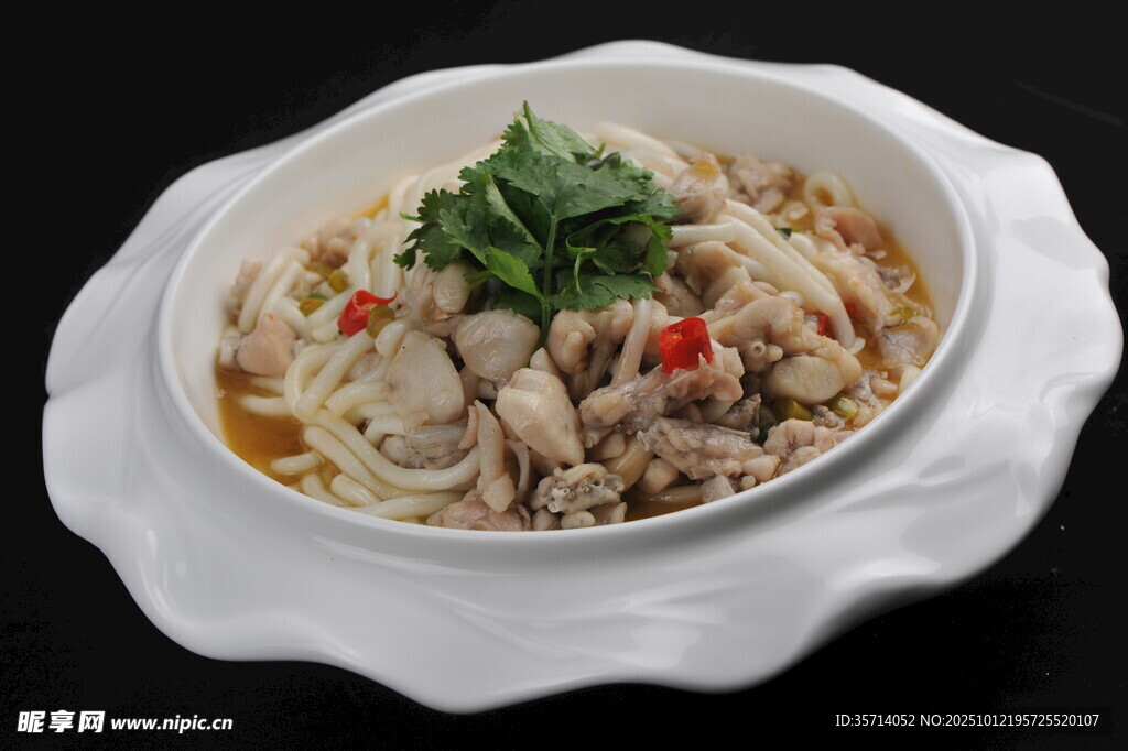 美味牛蛙煲鲜香诱人