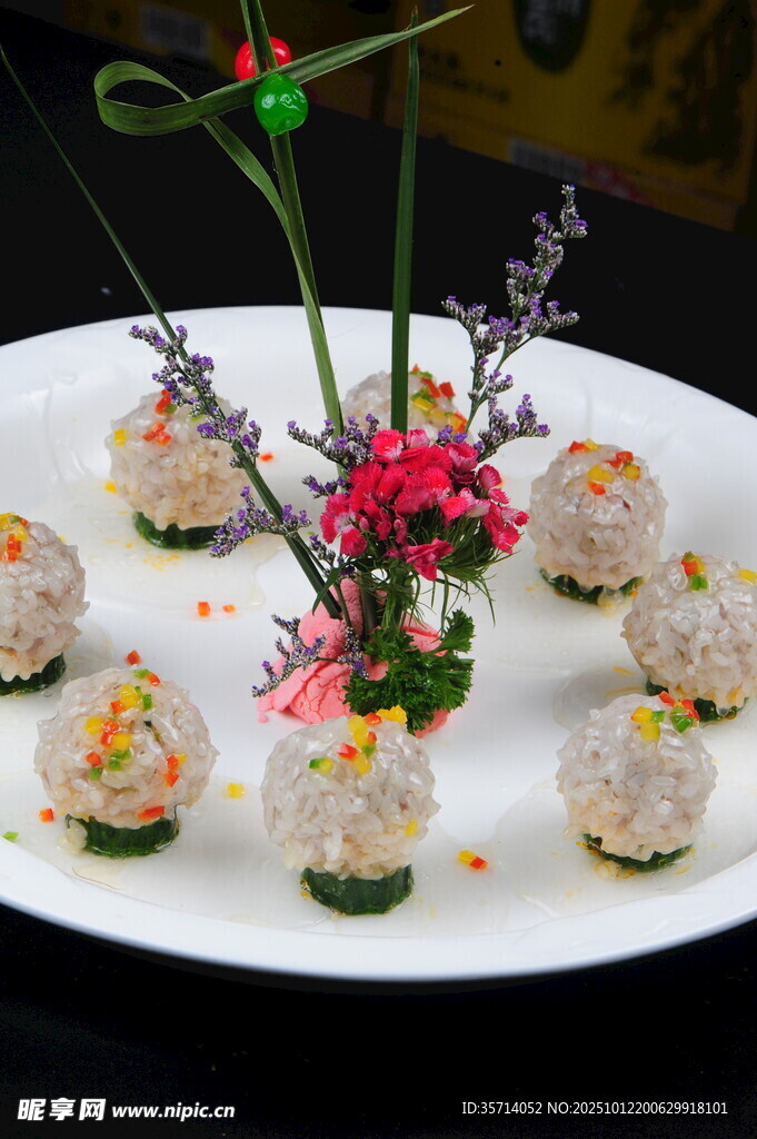 精致摆盘的创意美食