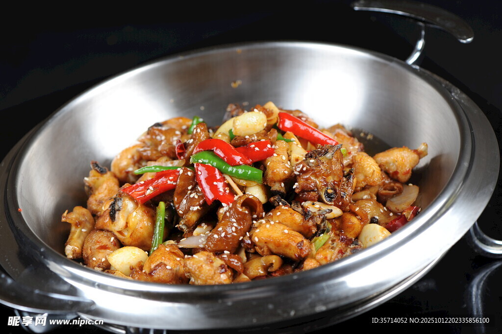 香辣美味鸡肉煲