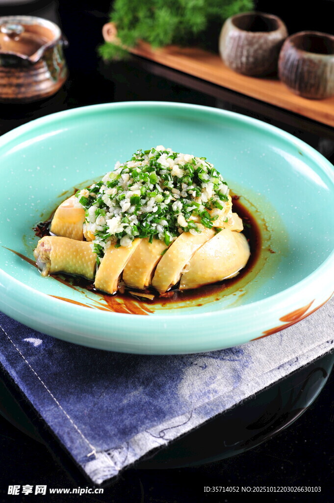 美味葱香凉拌鸡肉