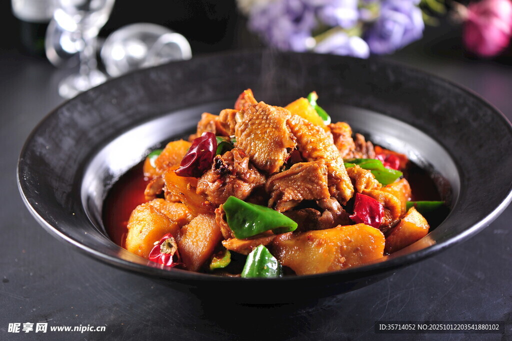 香辣美味的特色炒鸡块