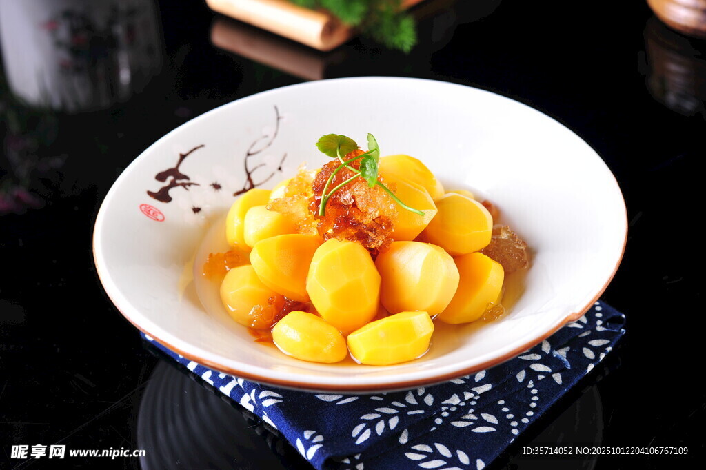 美味金桔蜜饯色泽诱人