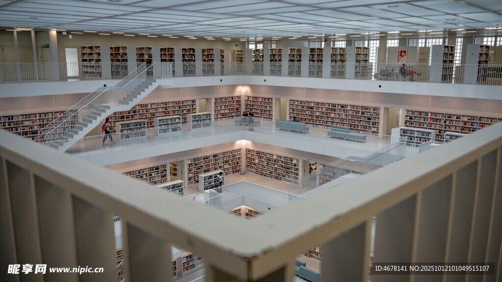 现代多层建筑内部空间