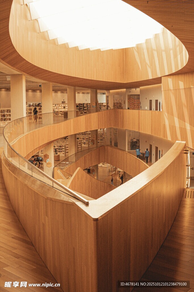 现代风格环形木质建筑空间