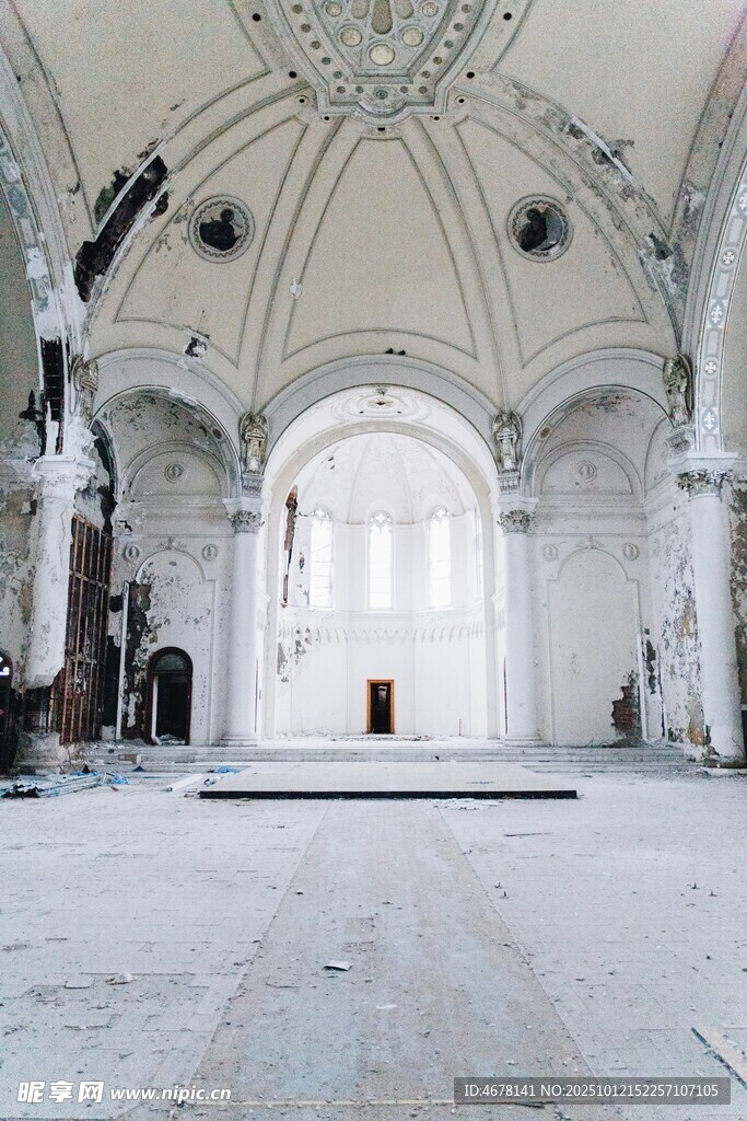 古典建筑内部空旷空间