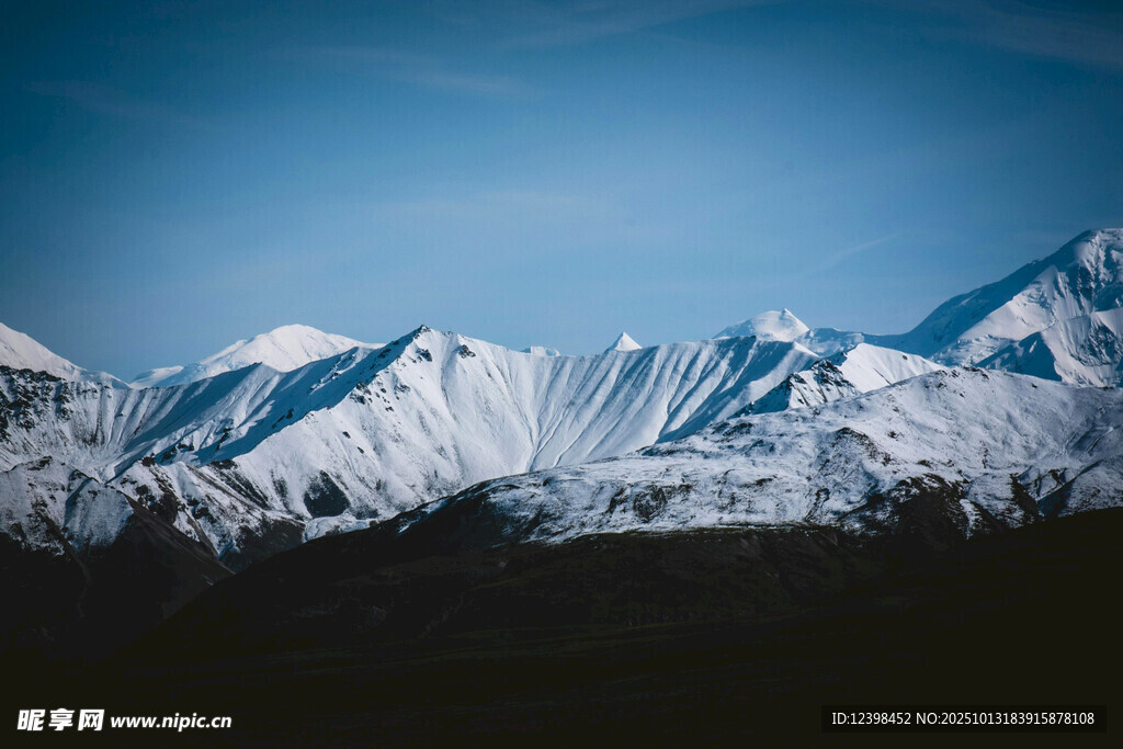 壮丽雪山景色