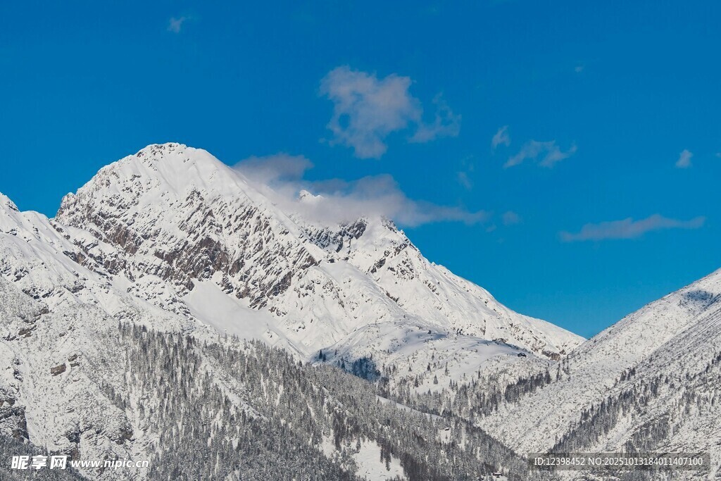 雪山壮丽风光