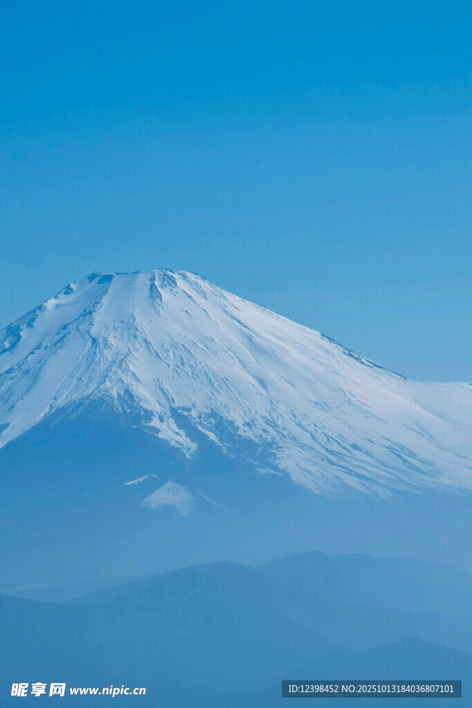 壮丽富士山雪景