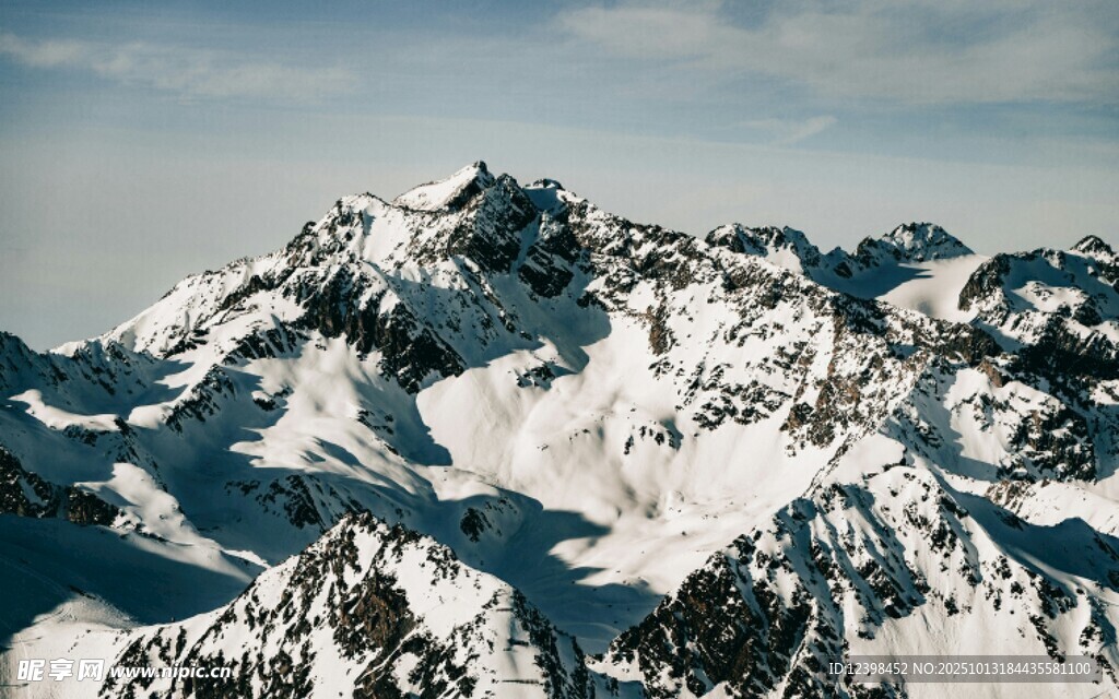 壮丽雪山景观