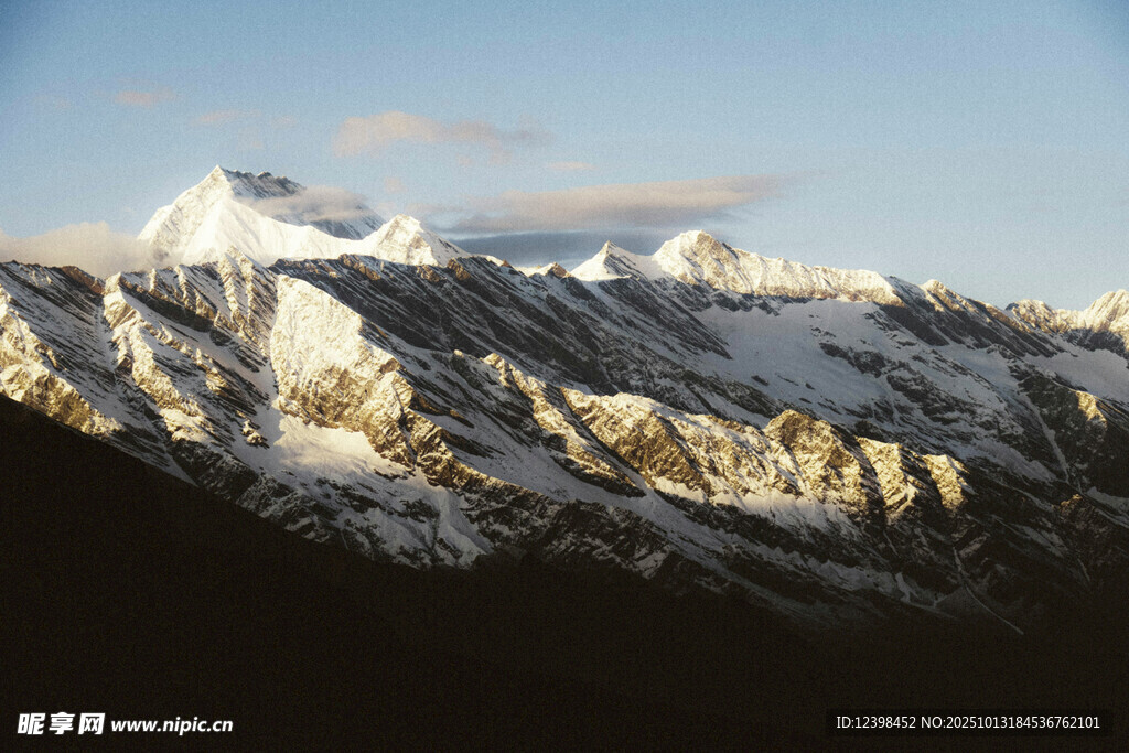壮丽雪山景观