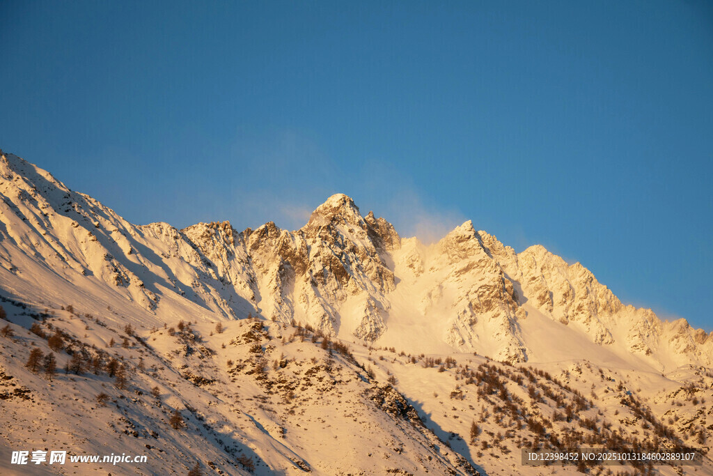 雪山壮丽风光