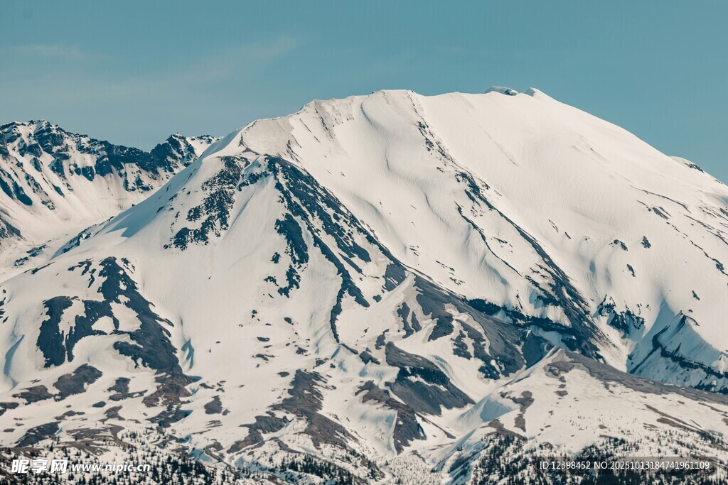 壮丽雪山景观