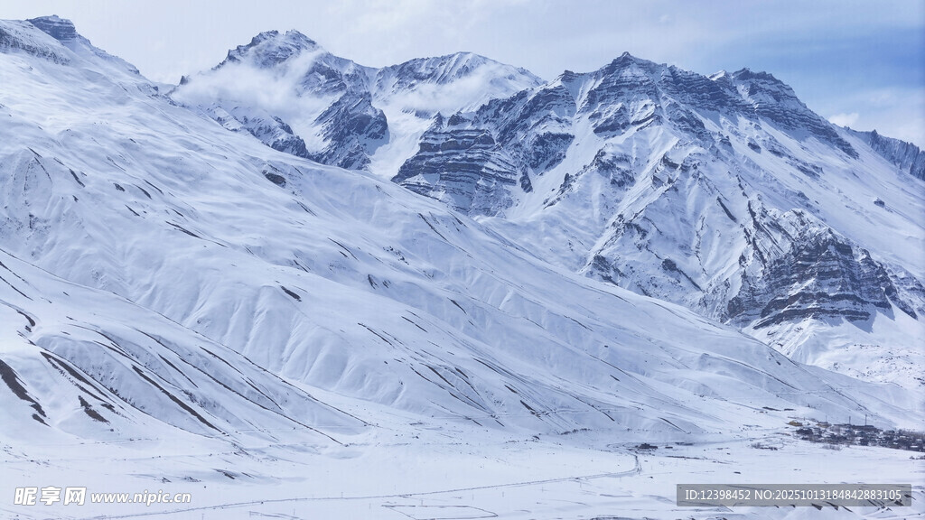 雪山壮丽景观