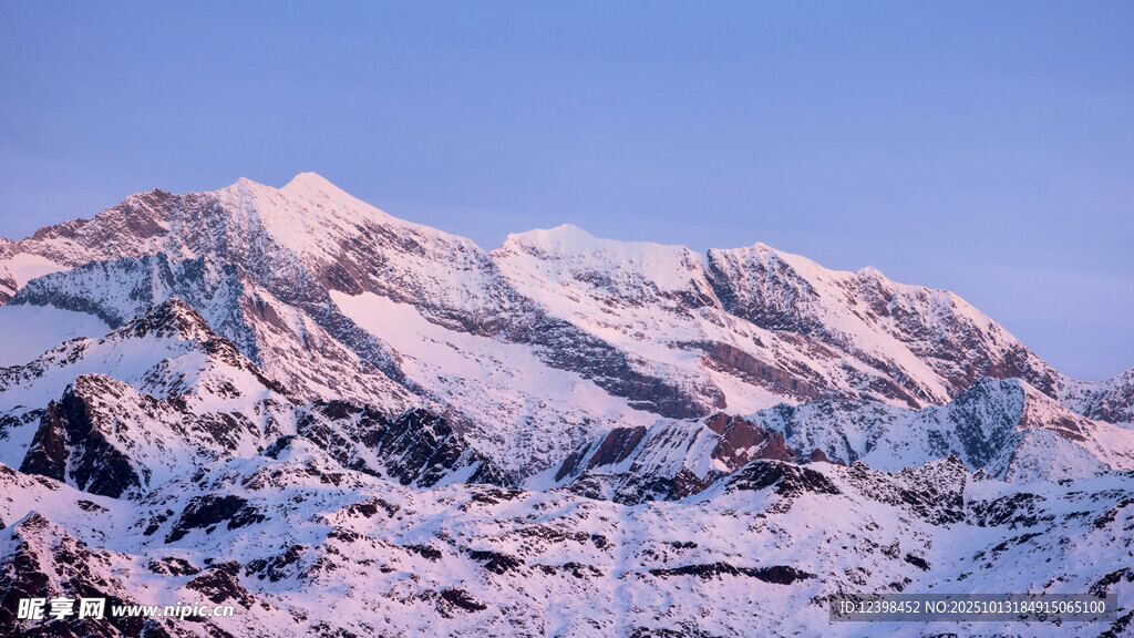 雪山壮丽风光