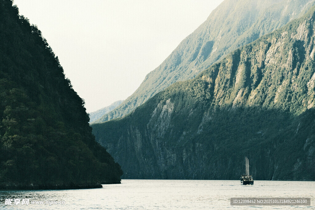 山峰峡谷