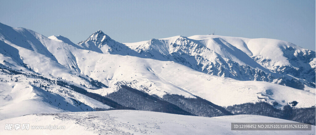 壮丽雪山景观