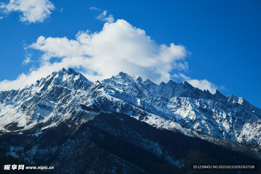 壮丽雪山美景