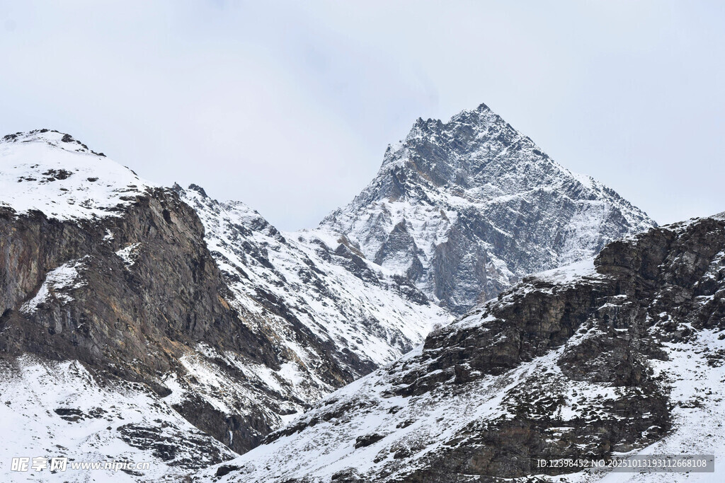 雪山壮丽景致