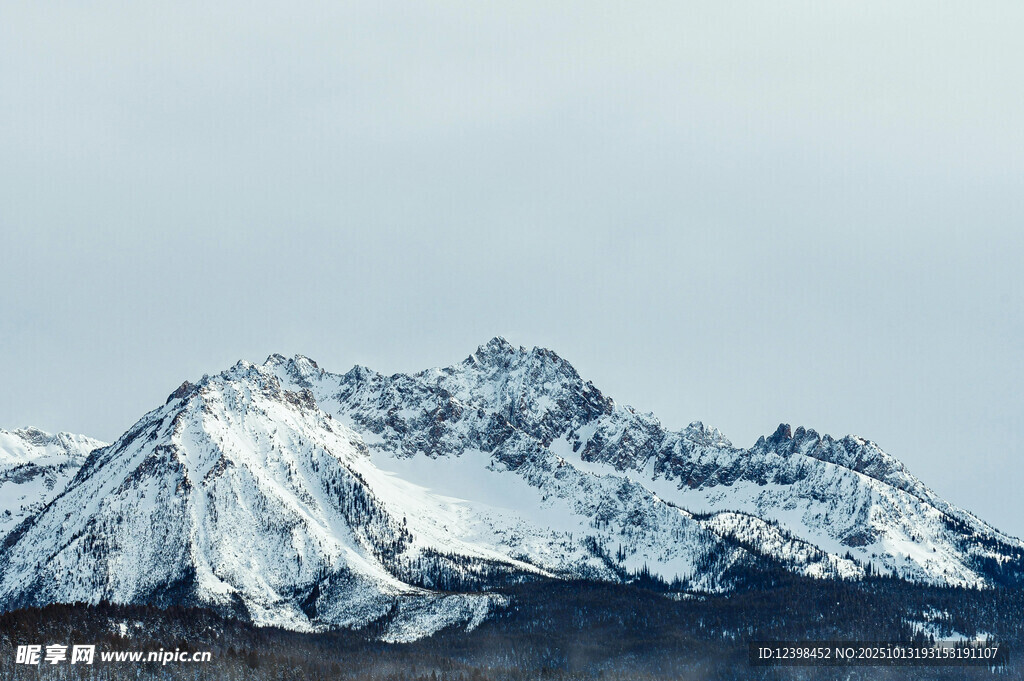 壮丽雪山风景